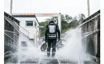 Ako vyčistiť motorkársku kombinézu alebo koženú a textilnú bundu?